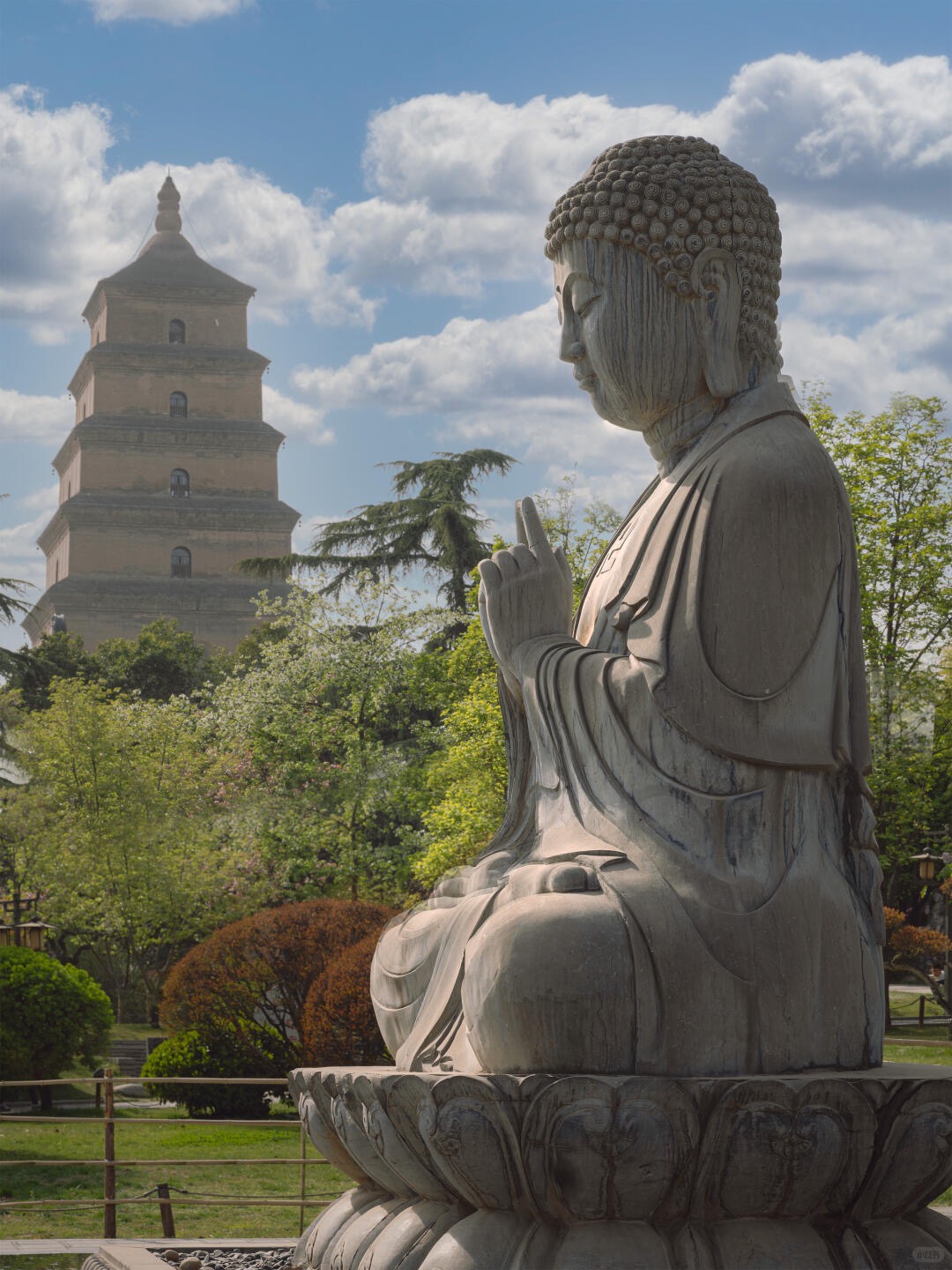 Giant Wild Goose Pagoda Music Fountain Square