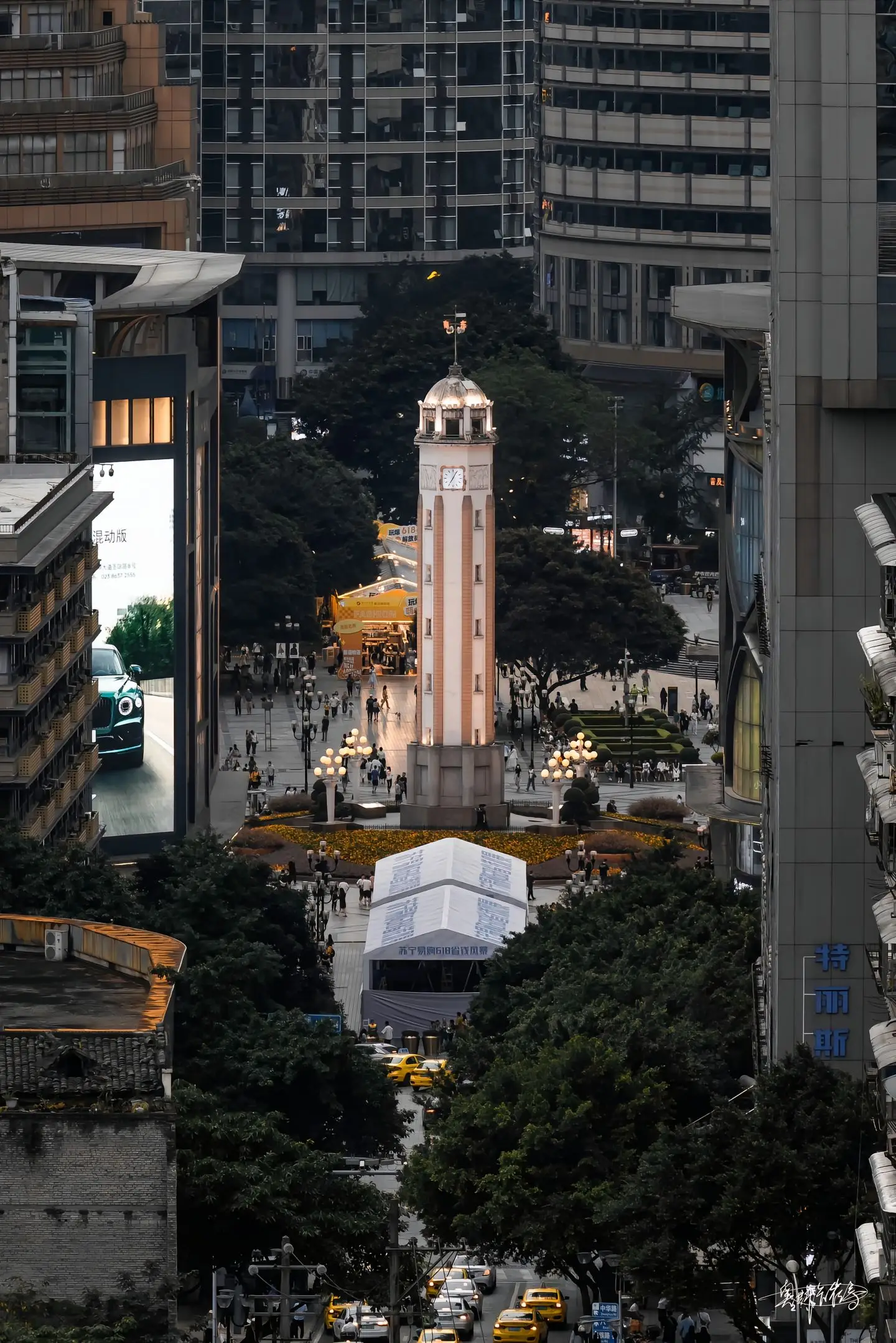 Jiefangbei Pedestrian Street