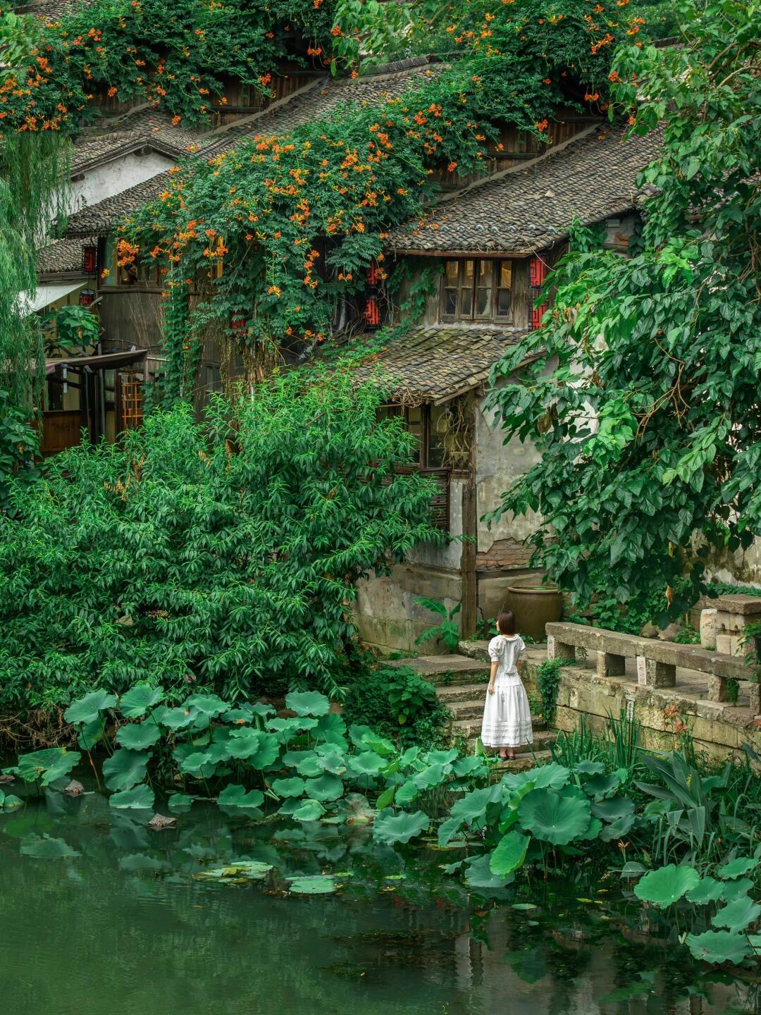 Xiaohe Straight Street